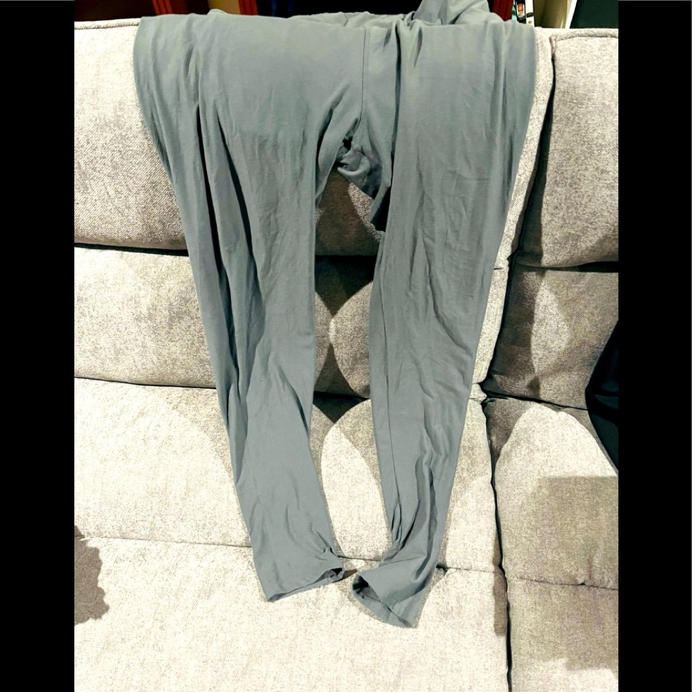 Like New Gray Lularoe Leggings